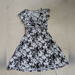 Stretchy Chico's Black and White Patterned Midi Dress